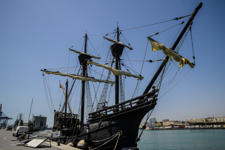 שחיזור ספינת כריסטפור קולמבוס בנמל מלגה ספרד.